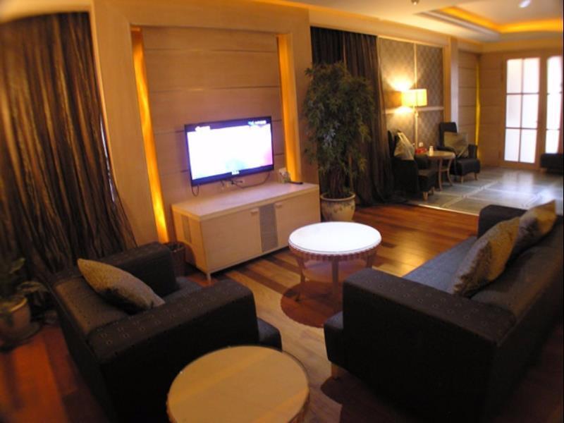 Changsing Business Motel Tainan Zewnętrze zdjęcie