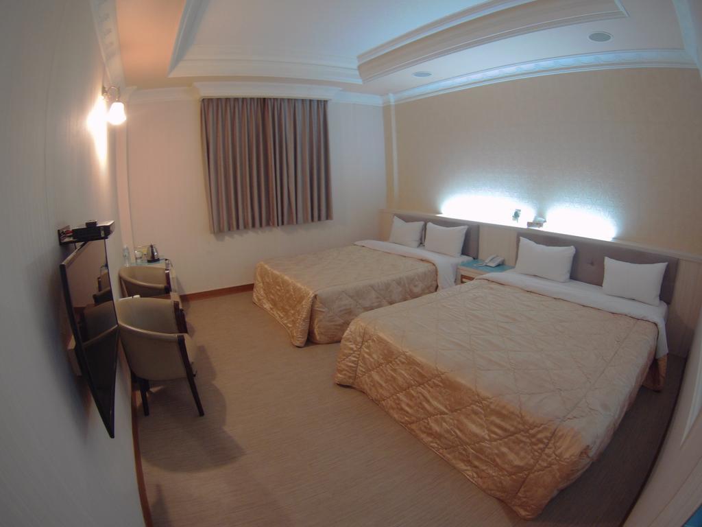Changsing Business Motel Tainan Zewnętrze zdjęcie