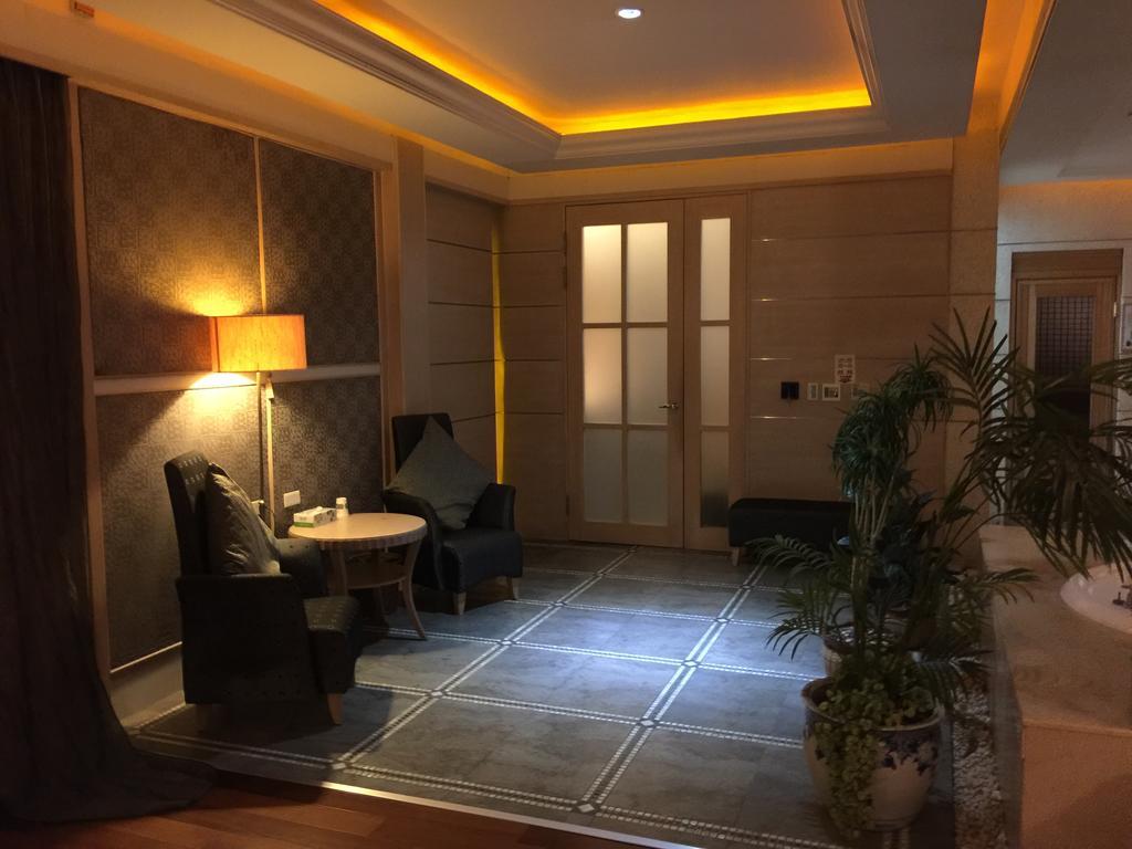 Changsing Business Motel Tainan Zewnętrze zdjęcie