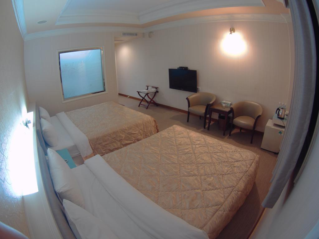Changsing Business Motel Tainan Zewnętrze zdjęcie